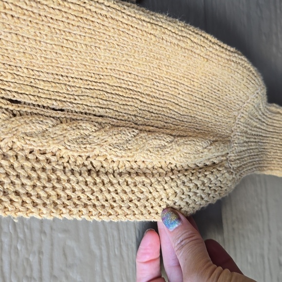 AMERICAN EAGLE Mustard yellow Cable Knit Crew Neck Long Sleeve Sweater XS - Picture 4 of 7